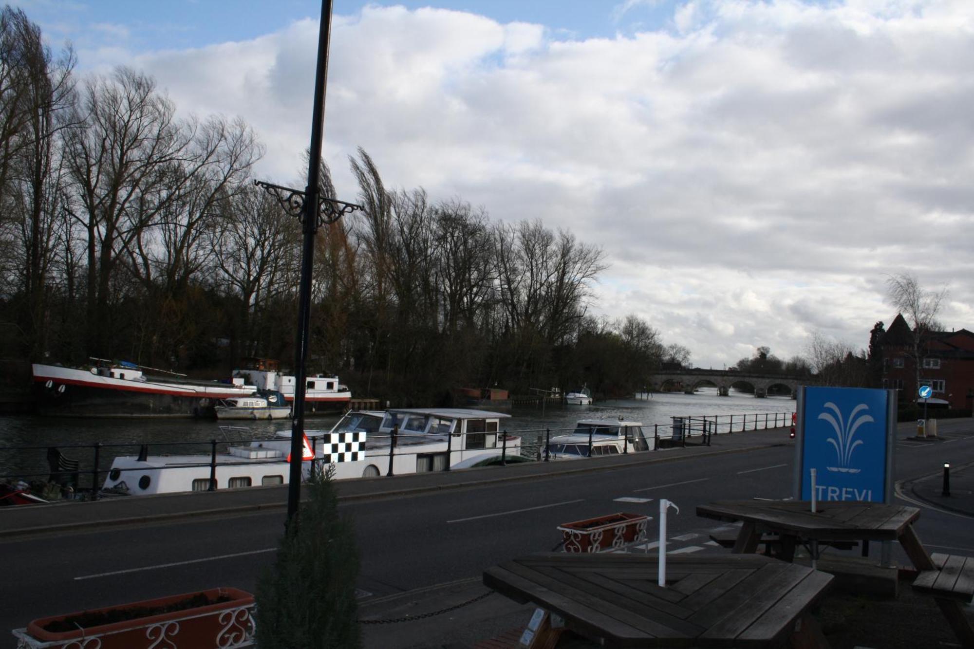 Uno Hotel Thames Maidenhead Exterior photo