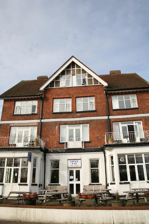Uno Hotel Thames Maidenhead Exterior photo